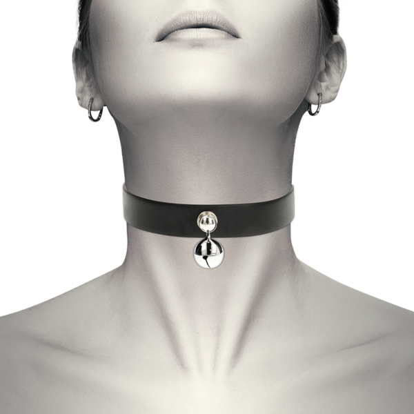 Coquette Chic Desire bondage collar with its snap fastening