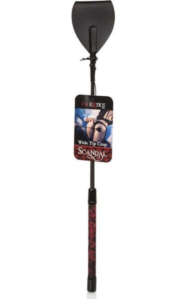 CalExotics Scandal wide tip riding crop, with its handle